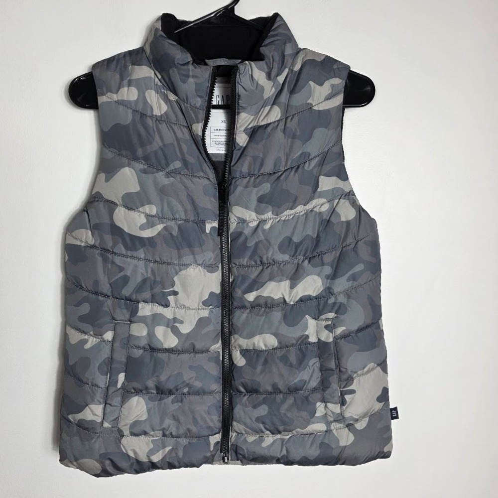 GAP ColdControl Puffer Vest Womens XS Gray Camouflage Full Zip Sleeveless Jacket
